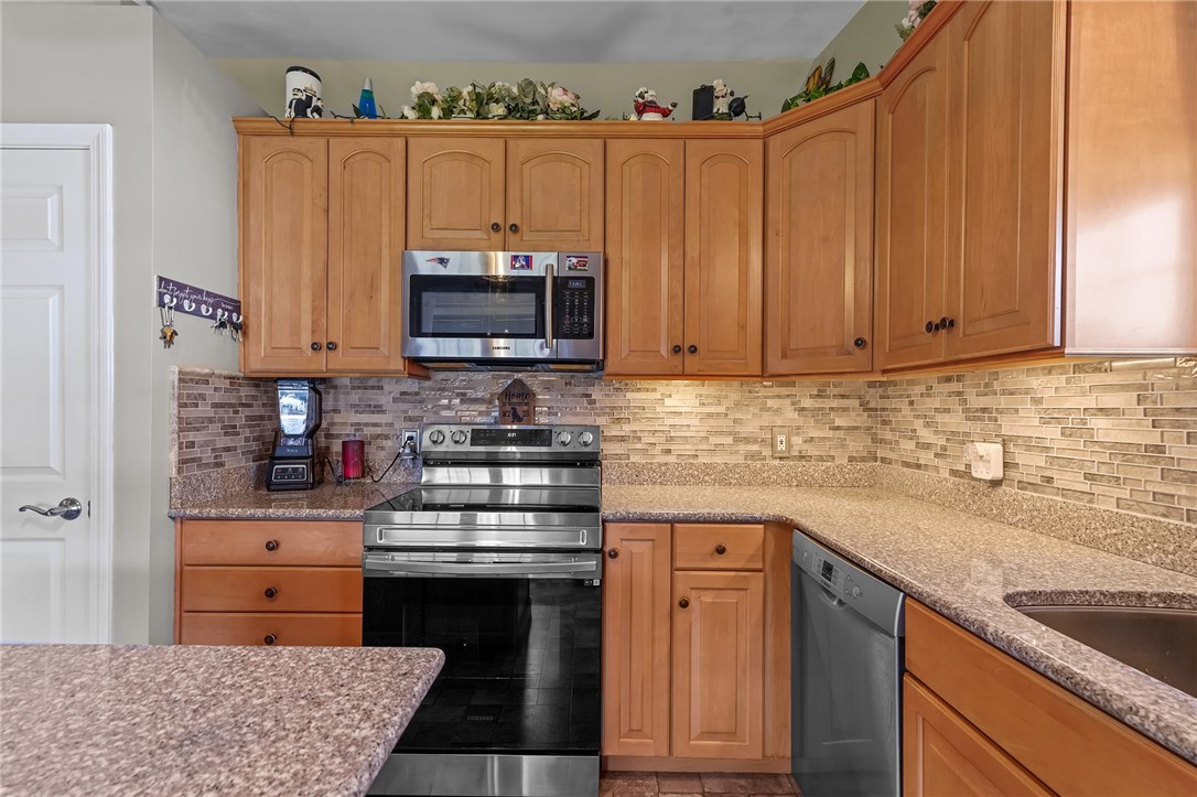 7 Walker Lane Coventry, RI 02816 - Photo 6 of 41