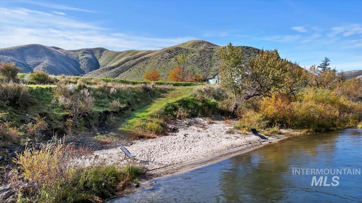 7 Mikylar Way Horseshoe Bend, ID 83629 - Photo 4 of 25 Mountain view featuring a large body of water