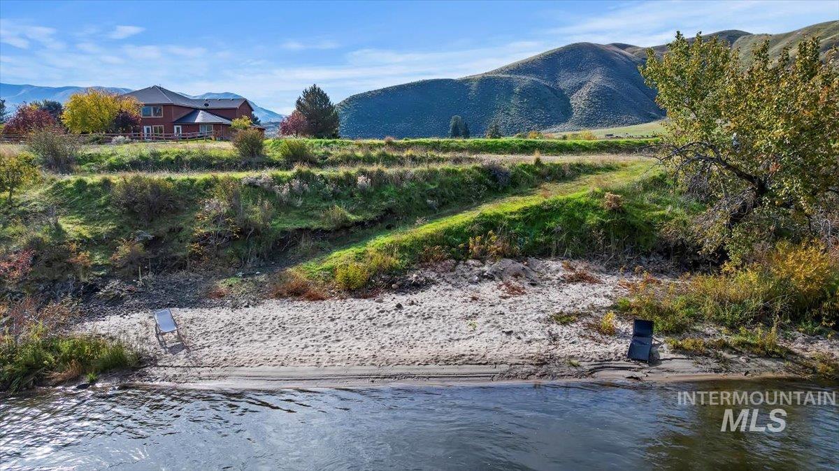 7 Mikylar Way Horseshoe Bend, ID 83629 - Photo 5 of 25 View of mountain backdrop