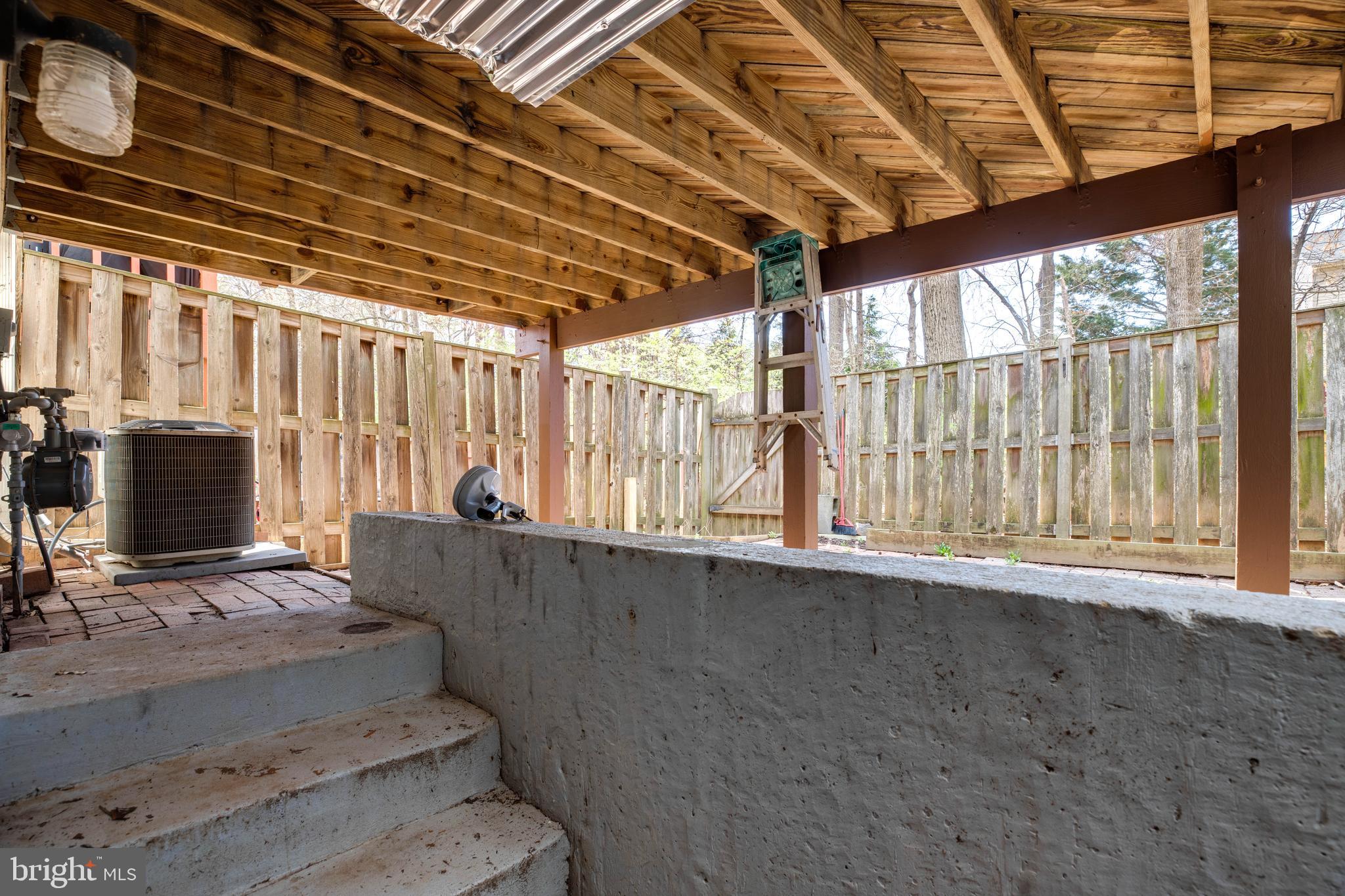 14609 Olde Kent Road Centreville, VA 20120 - Photo 20 of 33 a view of an empty room with a window
