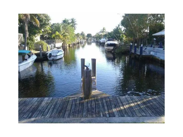 $1,900 | 520 Southwest 15th Street, Unit 101, Pompano Beach, FL 33060