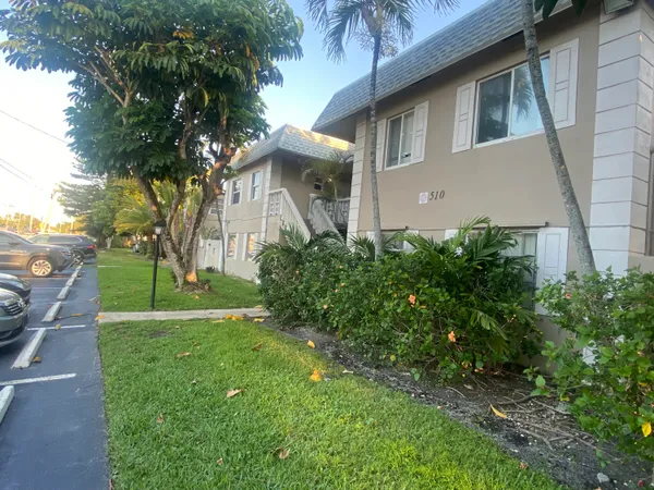 $1,900 | 520 Southwest 15th Street, Unit 101, Pompano Beach, FL 33060