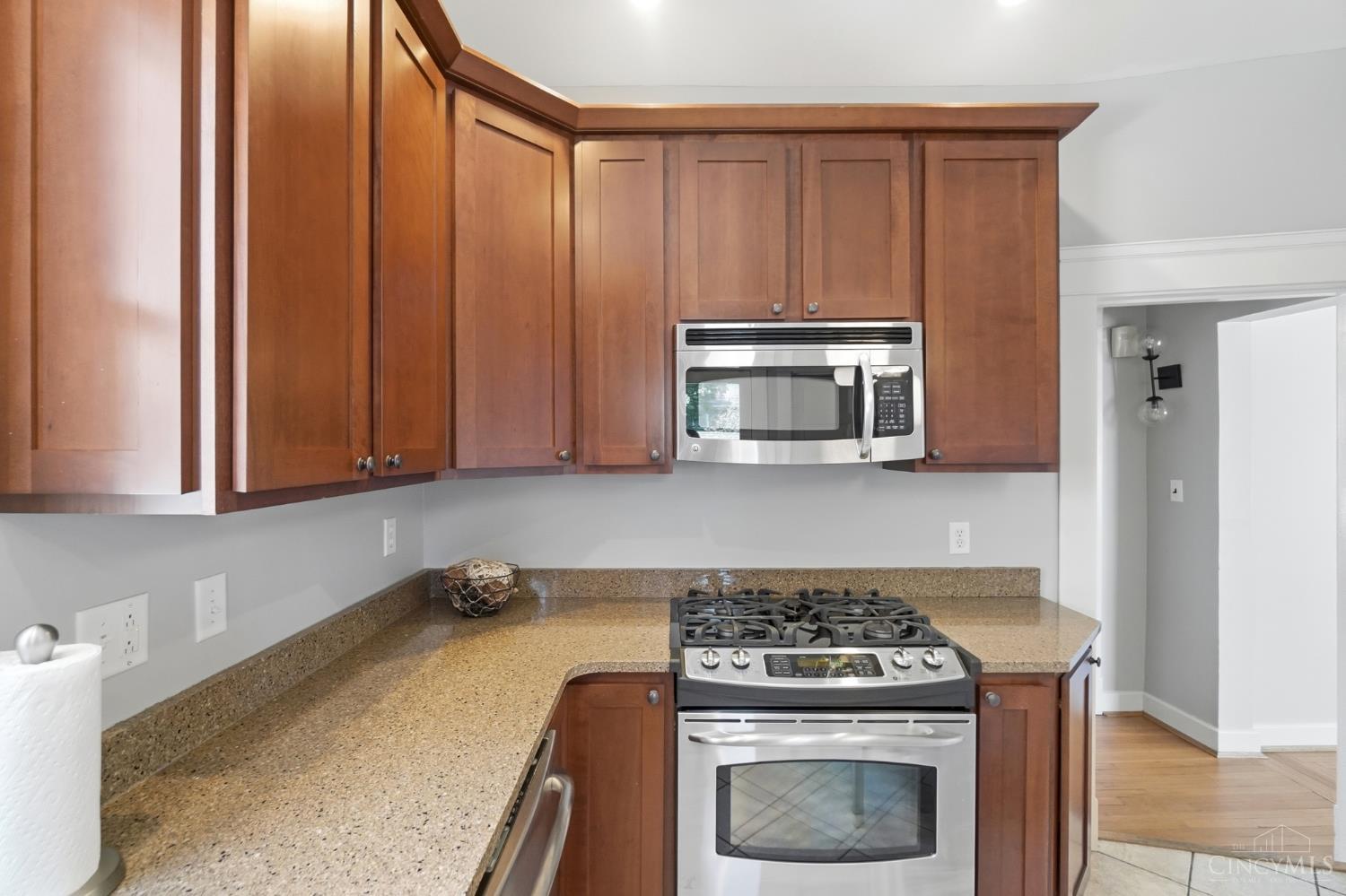 2806 Madison Road Cincinnati, OH 45209 - Photo 14 of 47