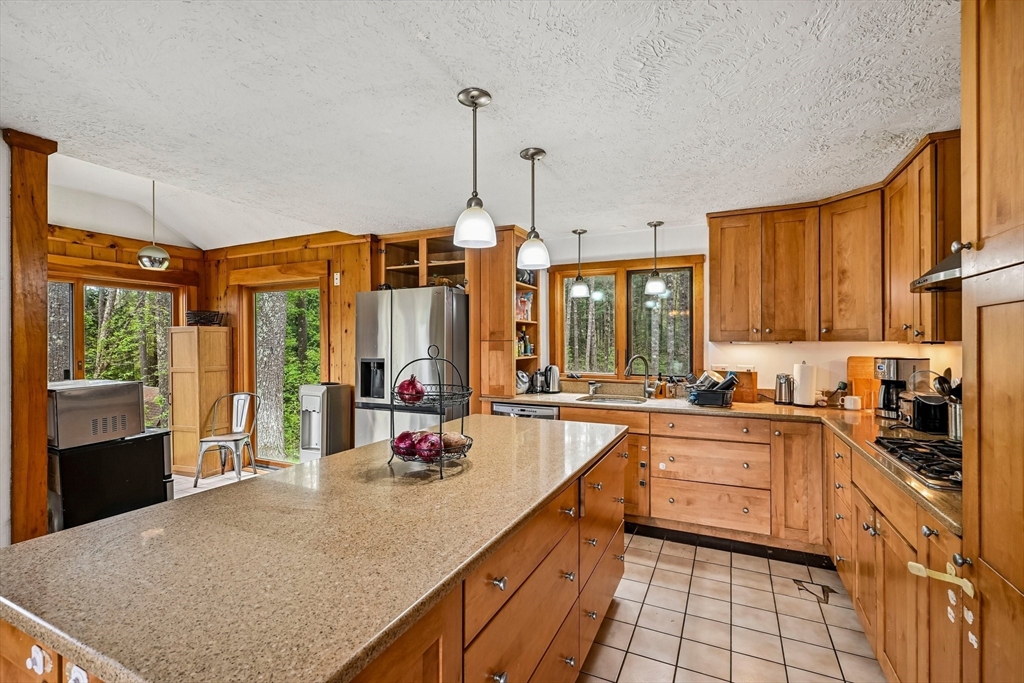 157 Robinson Road Oakham, MA 01068 - Photo 13 of 28