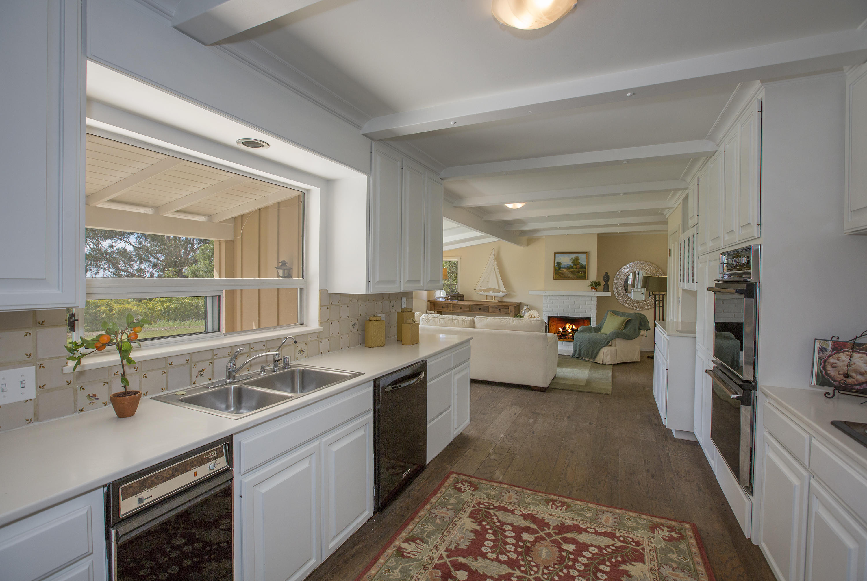 845 Summit Road Santa Barbara, CA 93108 - Photo 7 of 18 kitchen