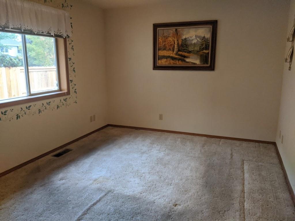 451 Brandon Street Central Point, OR 97502 - Photo 12 of 18 IMG_20200924_085752