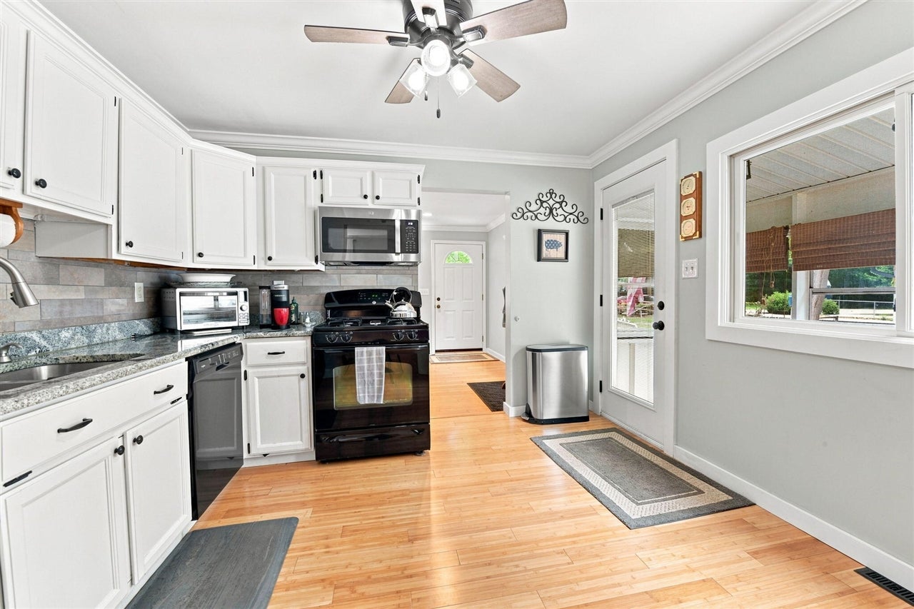 21484 Power Road Farmington Hills, MI 48336 - Photo 18 of 31 Gallery Image 18