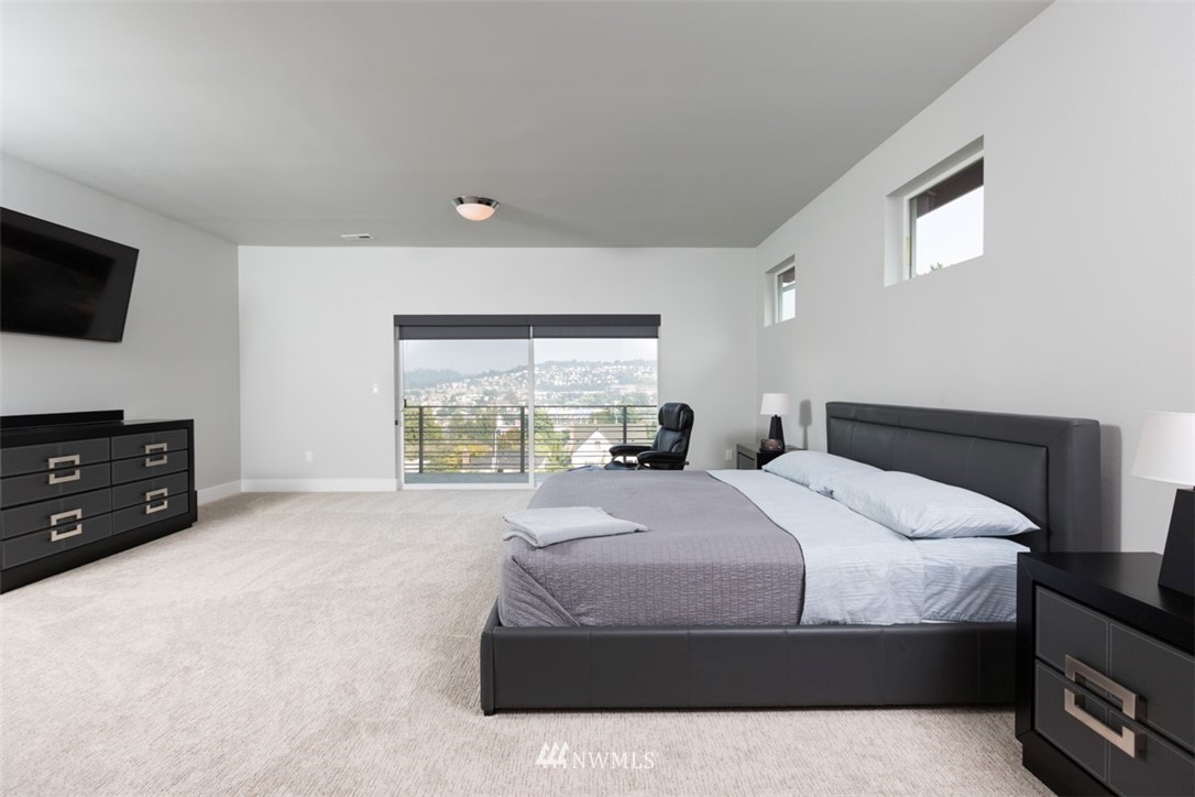 323 Stevens Avenue Southwest Renton, WA 98057 - Photo 14 of 23