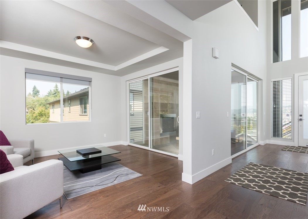 323 Stevens Avenue Southwest Renton, WA 98057 - Photo 4 of 23