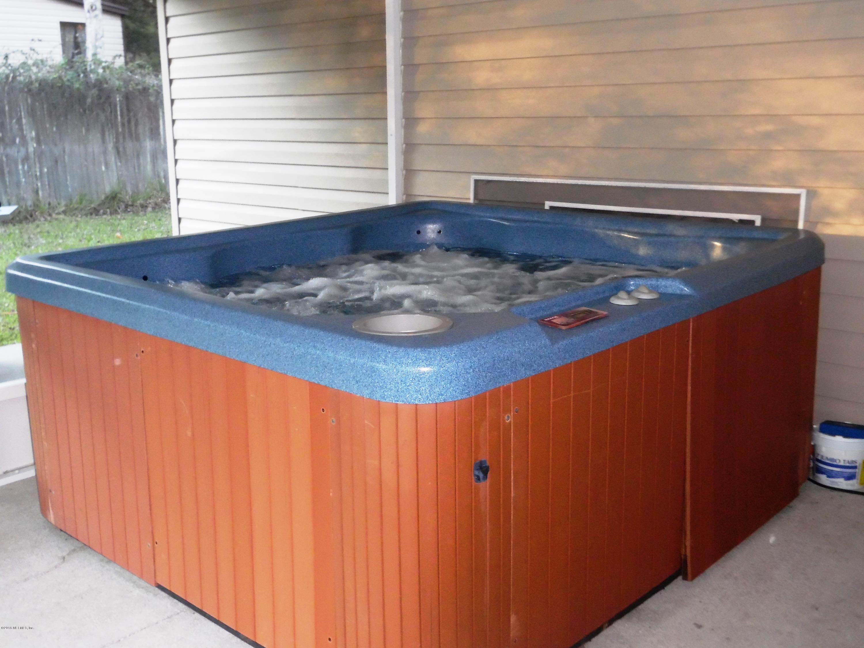 8456 Feldman Road Jacksonville, FL 32244 - Photo 3 of 18 Hottub stays
