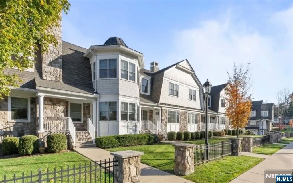 4 B Foley Place New Providence, NJ 07974 - Photo 2 of 9