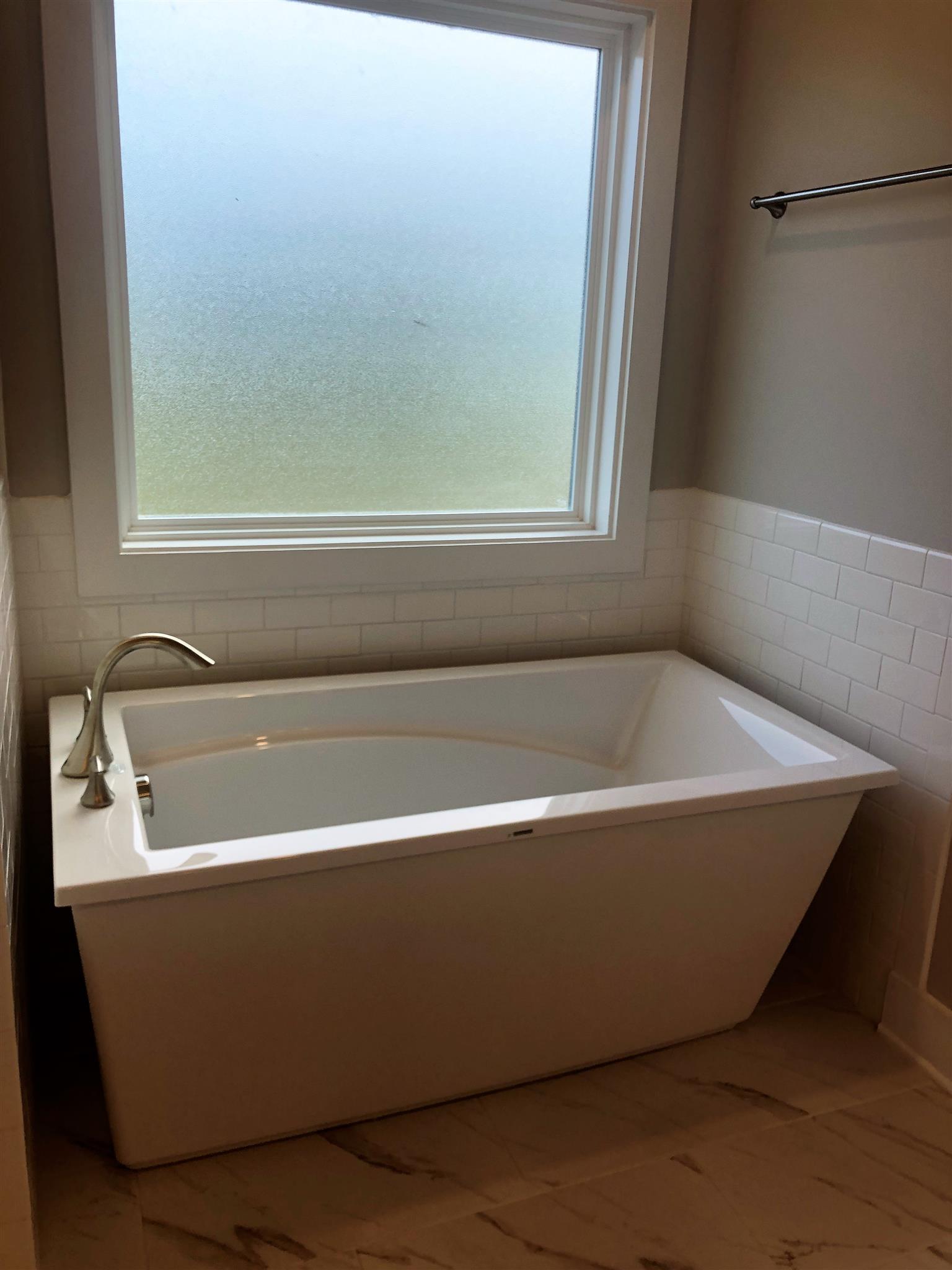 1102 Batbriar Road, Unit 1 Murfreesboro, TN 37128 - Photo 14 of 26 Gorgeous Freestanding Bathtub