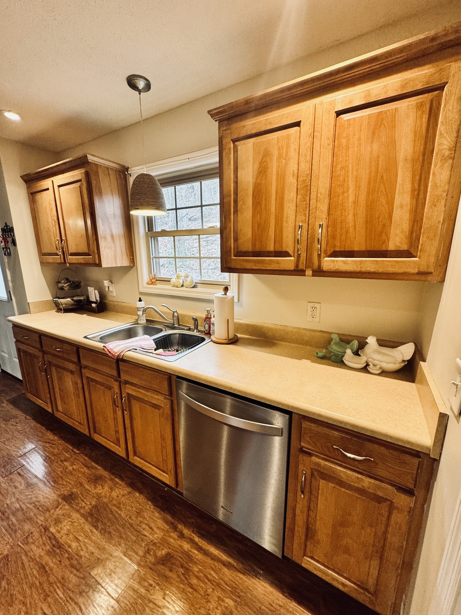 120 Skyview Drive Carthage, TN 37030 - Photo 9 of 30 a kitchen with stainless steel appliances granite countertop a sink a stove and a refrigerator