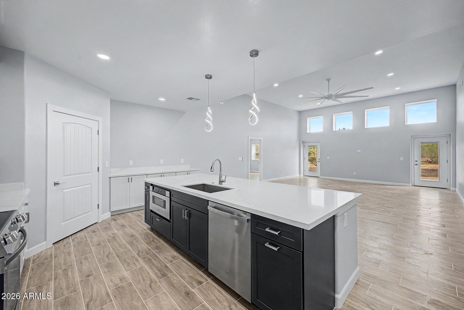 832 East Maddock Road, Unit B Phoenix, AZ 85086 - Photo 1 of 33 12 - Maddock
