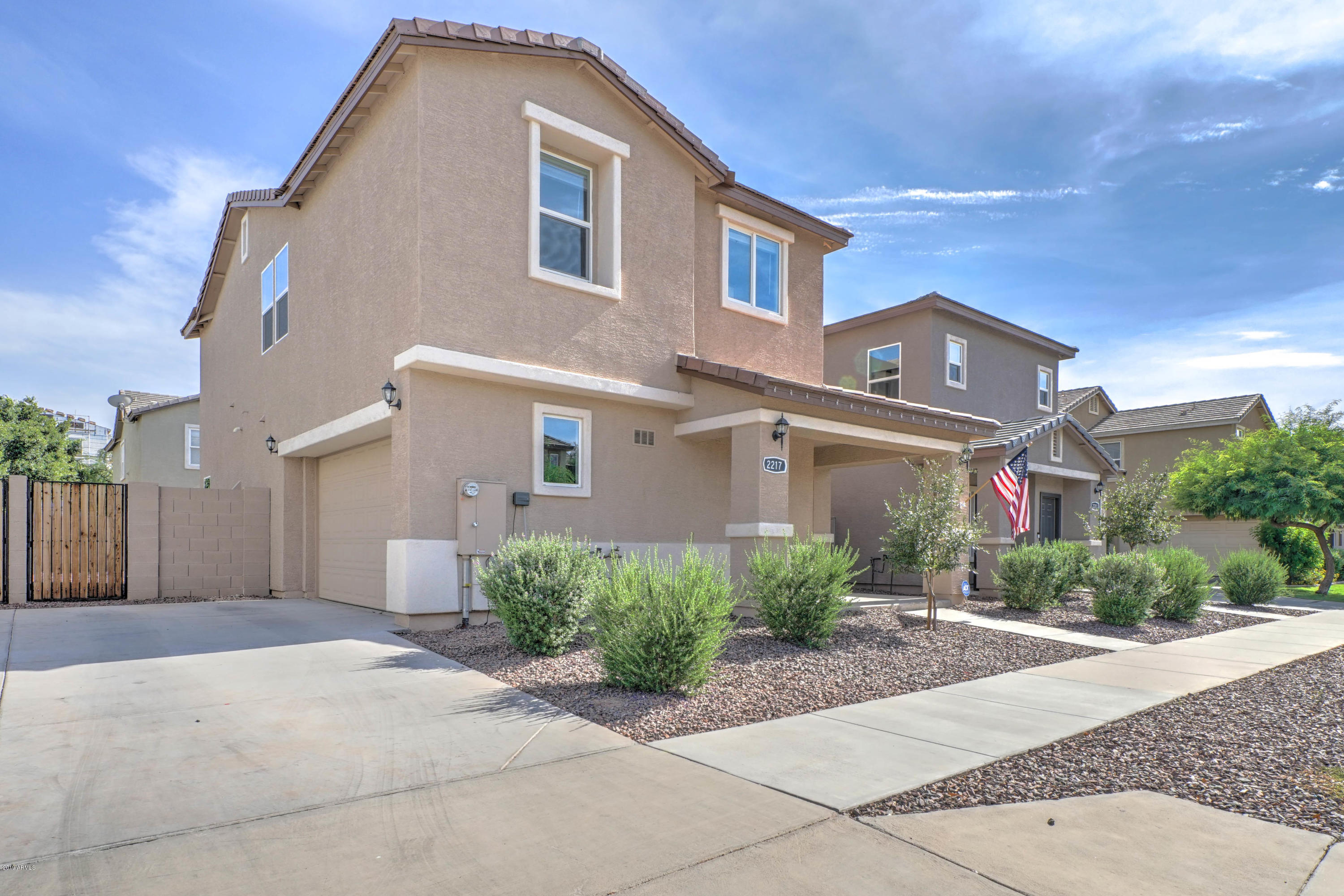 2217 East Pecan Road Phoenix, AZ 85040 - Photo 2 of 25 2217 E Pecan Rd-2