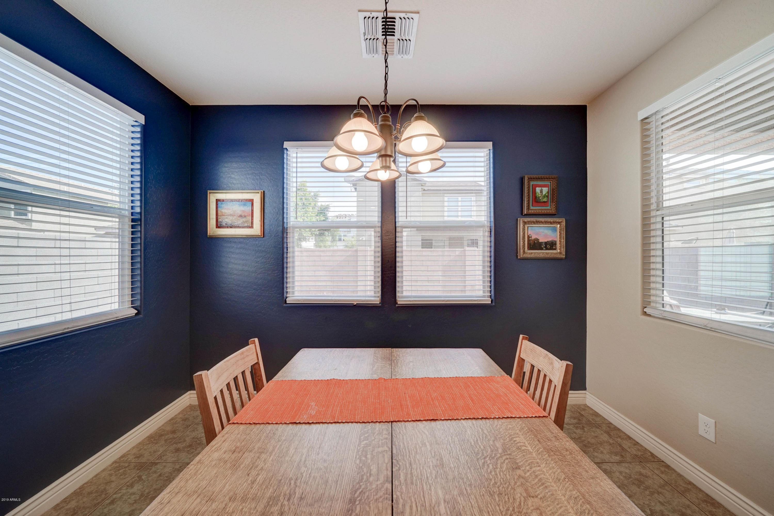 2217 East Pecan Road Phoenix, AZ 85040 - Photo 6 of 25 2217 E Pecan Rd-6