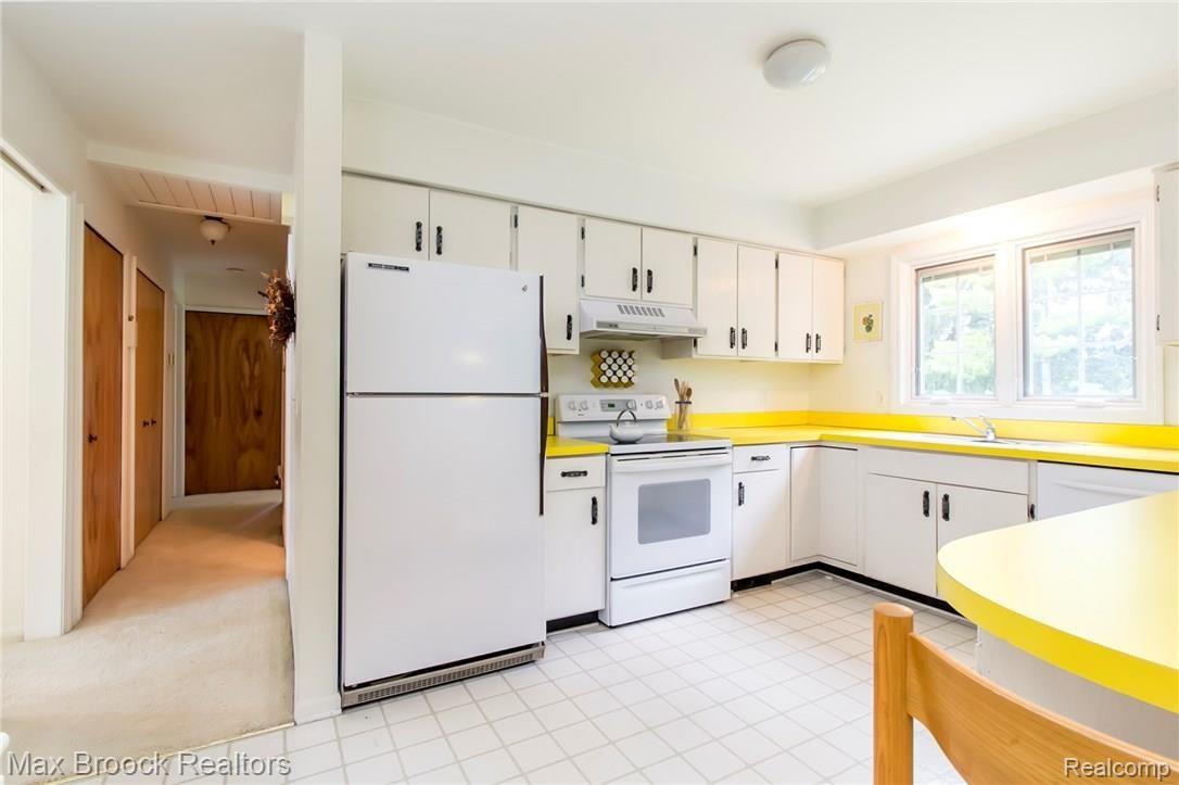 35772 Congress Road Farmington, MI 48335 - Photo 9 of 25 35772 Congress-17.jpg