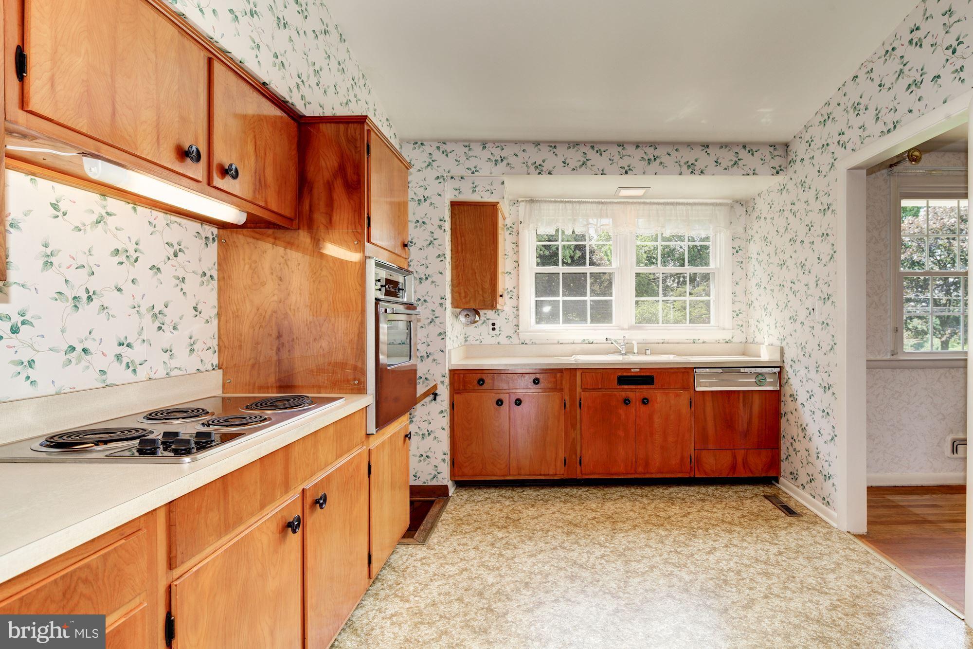 233 Chantrey Road Lutherville-Timonium, MD 21093 - Photo 4 of 13 Kitchen
