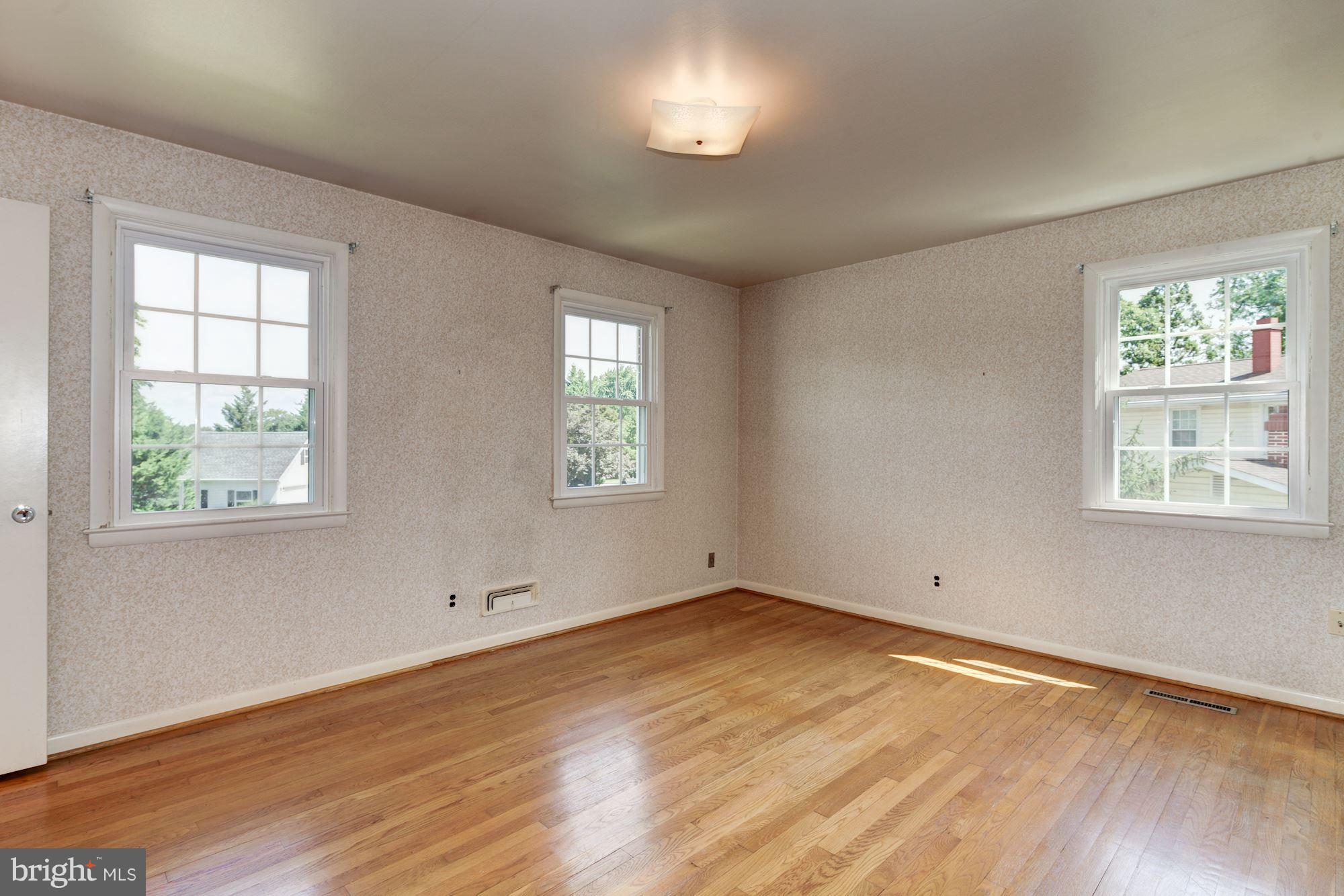 233 Chantrey Road Lutherville-Timonium, MD 21093 - Photo 5 of 13 Master Bedroom