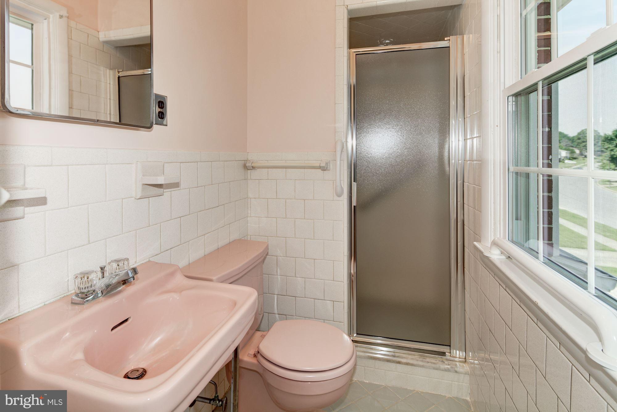233 Chantrey Road Lutherville-Timonium, MD 21093 - Photo 7 of 13 Master Bath