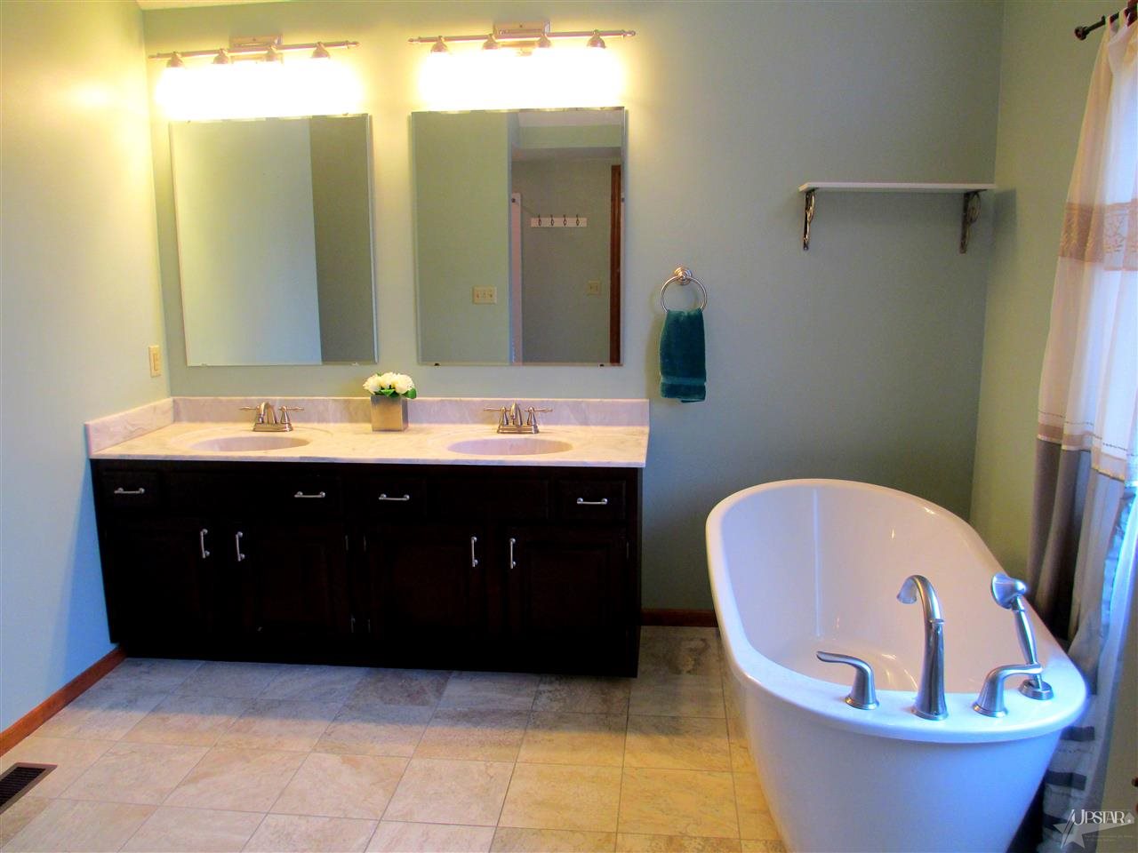 10020 Castle Ridge Place Fort Wayne, IN 46825 - Photo 17 of 30 Gallery Image 17
