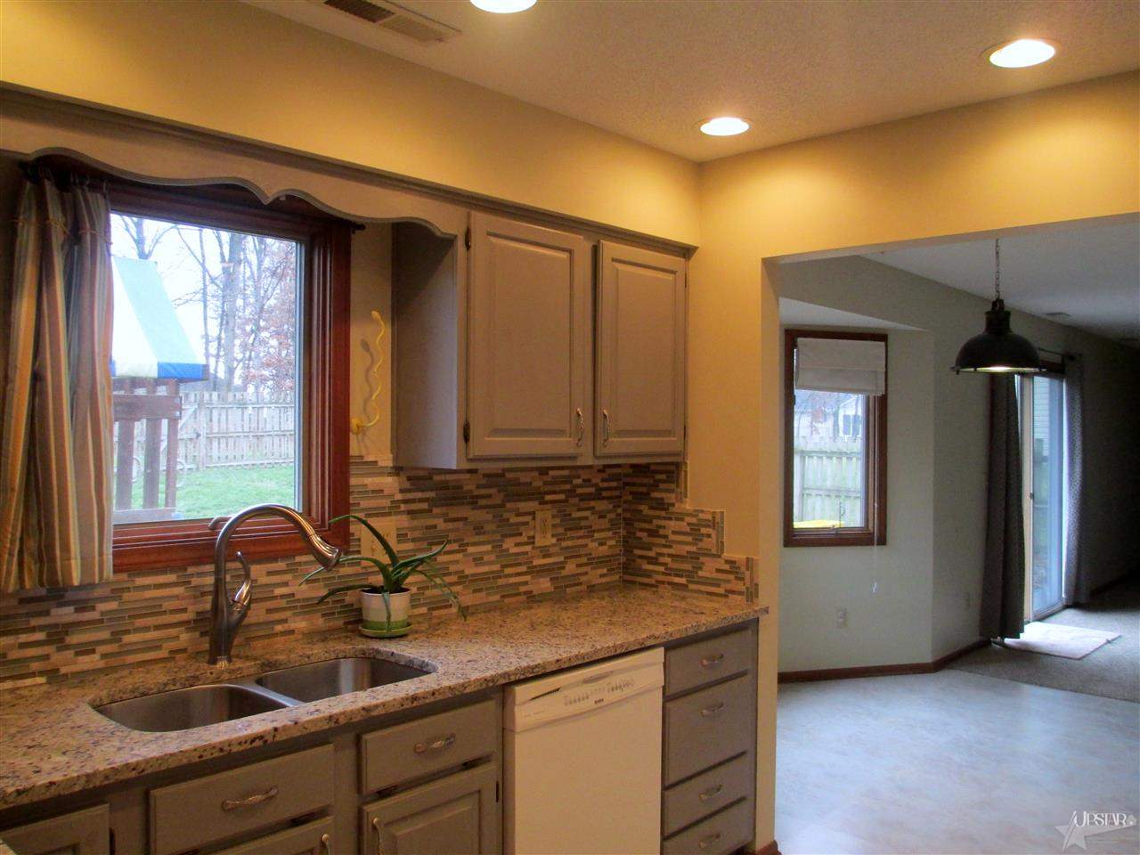 10020 Castle Ridge Place Fort Wayne, IN 46825 - Photo 8 of 30 Gallery Image 8