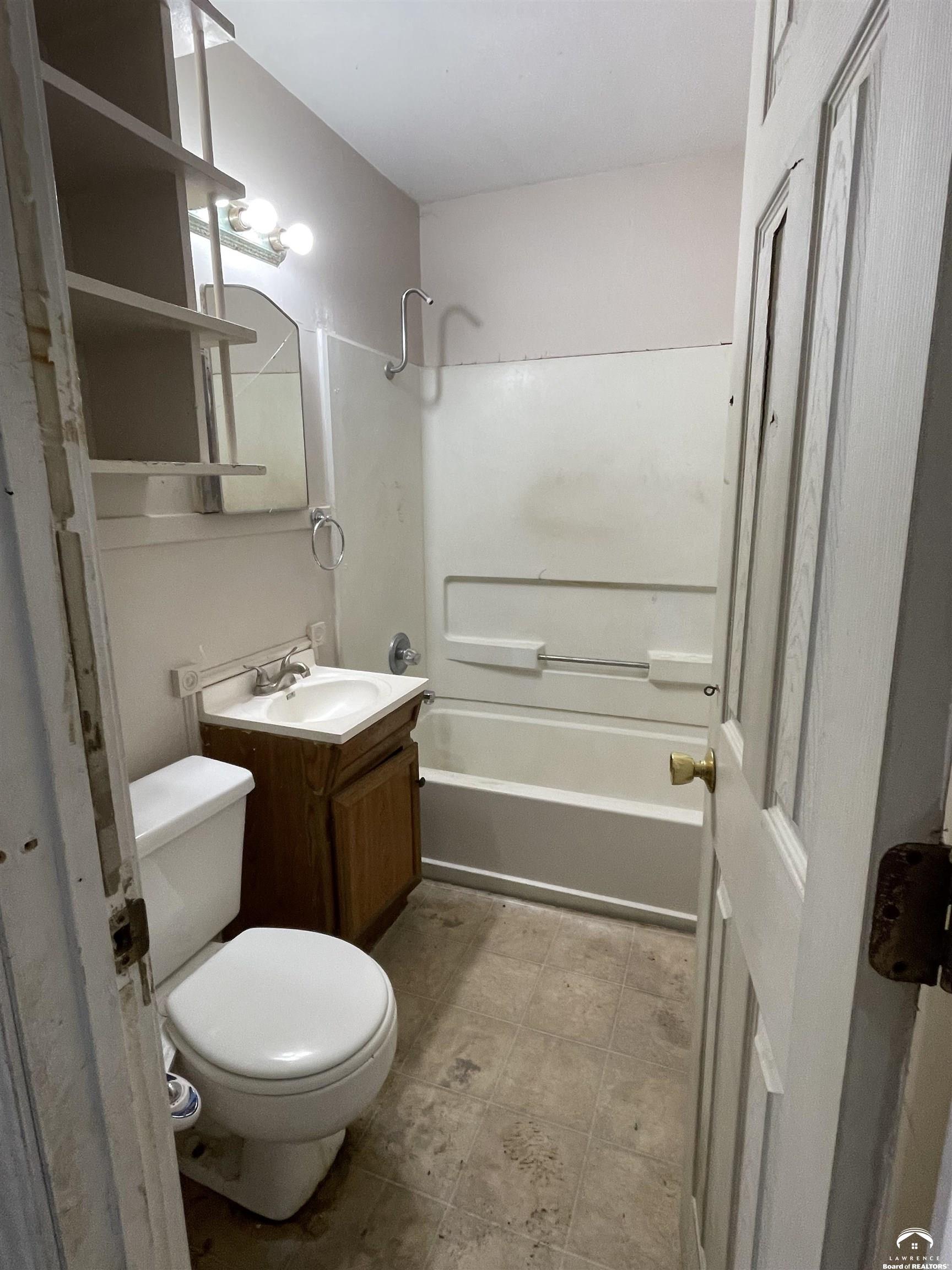 2508 Moundview Drive Lawrence, KS 66049 - Photo 6 of 9