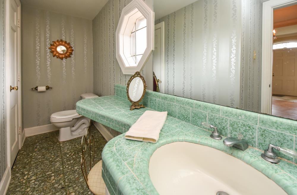 195 Drifting Circle Lebanon, TN 37087 - Photo 17 of 29 Second full bath on the main floor