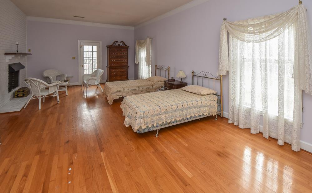 195 Drifting Circle Lebanon, TN 37087 - Photo 20 of 29 Do you think these bedrooms are big enough? This one even has it very own fireplace.