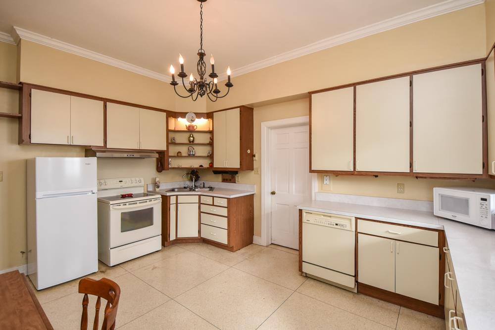 195 Drifting Circle Lebanon, TN 37087 - Photo 4 of 29 The kitchen has some very unique features you rarely see but would also love some updates