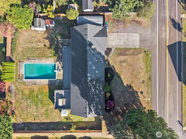 an aerial view of multiple house