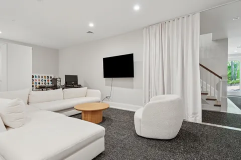 15 Wood, East Hampton, NY 11937