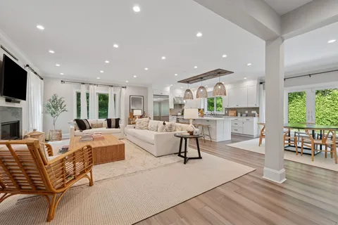 15 Wood, East Hampton, NY 11937