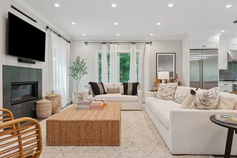 15 Wood, East Hampton, NY 11937