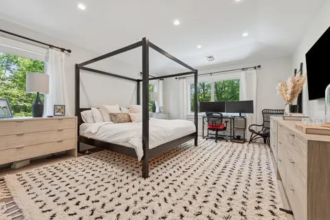 15 Wood, East Hampton, NY 11937