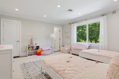 15 Wood, East Hampton, NY 11937