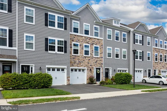 $3,400 | 6 Rome Way, Mount Laurel, NJ 08054