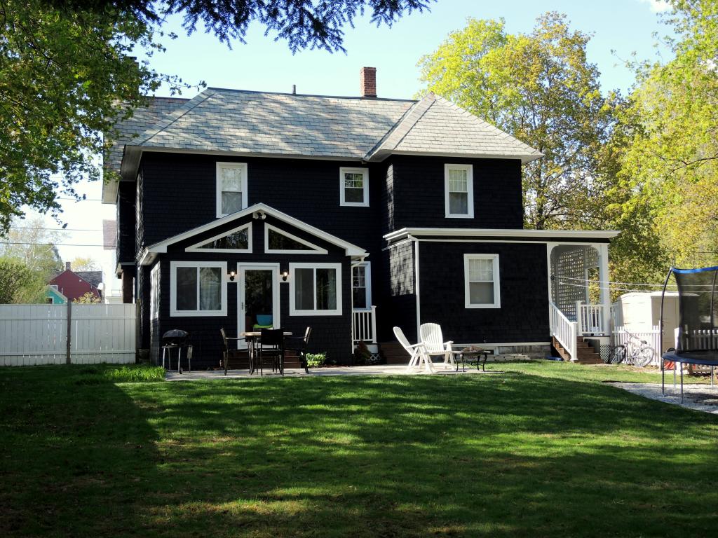 44 Kingsley Avenue Rutland, VT 05701 - Photo 3 of 21
