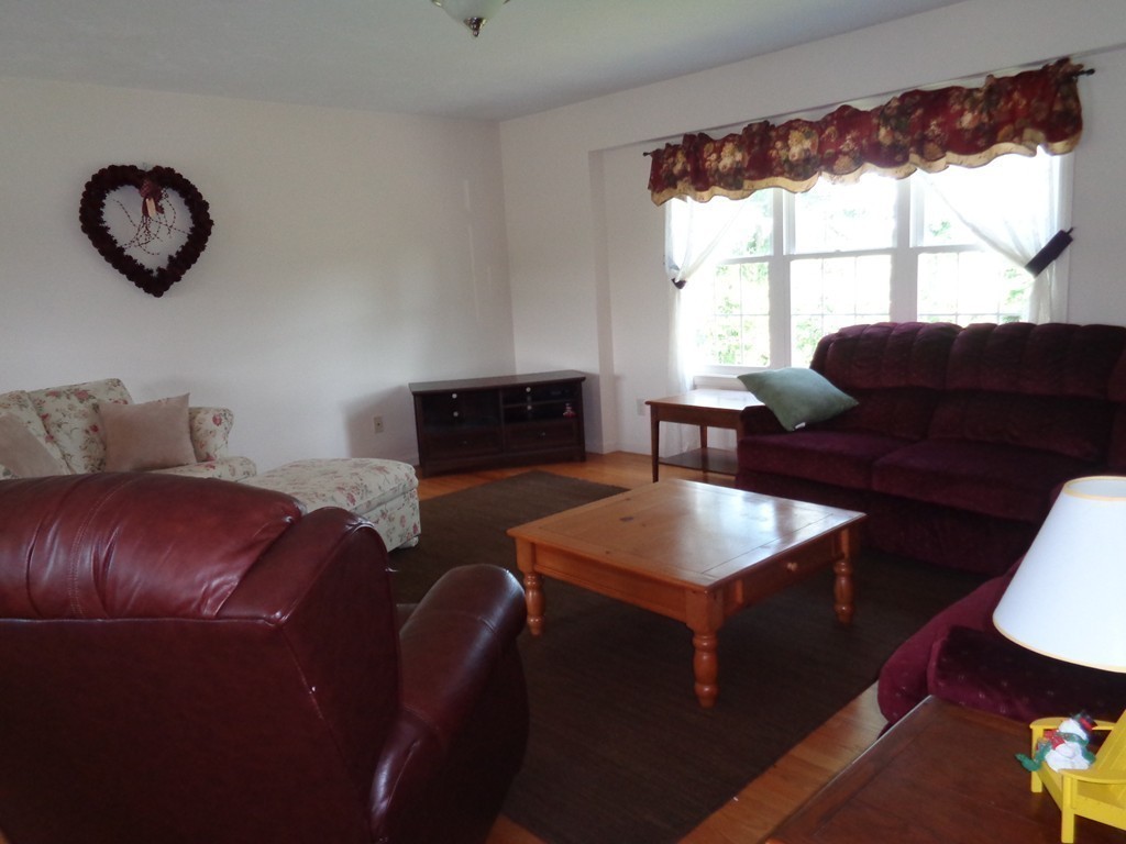 92 Cortis Road Dudley, MA 01571 - Photo 6 of 20 Gallery Image 6