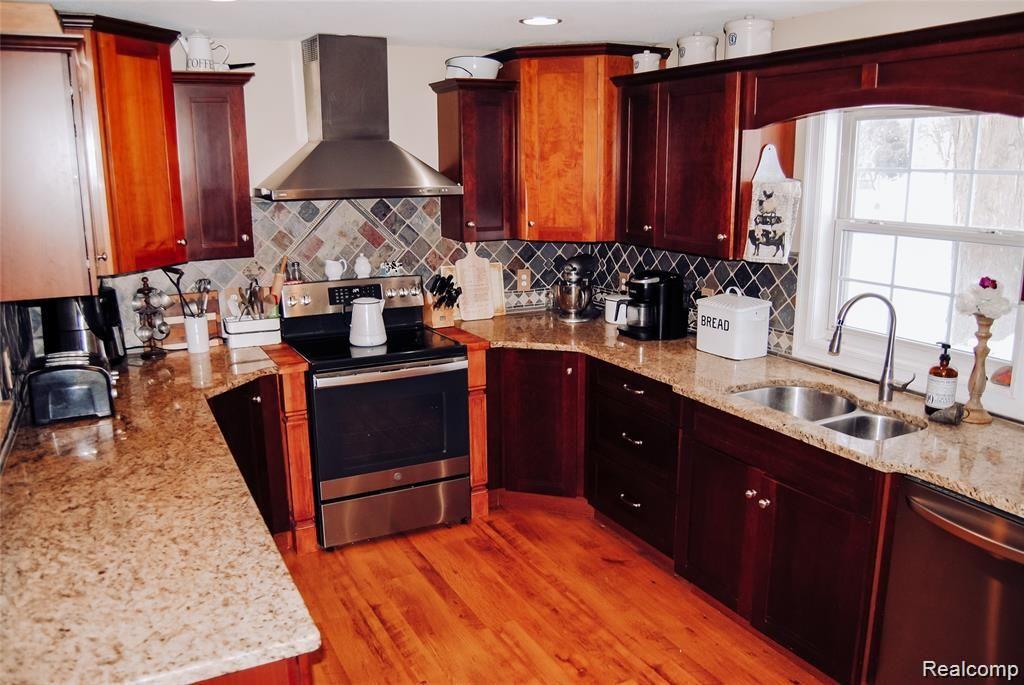 1119 Baldwin Road Lapeer, MI 48446 - Photo 3 of 22