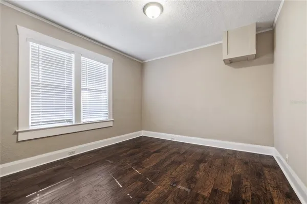 $2,199 | 1209 East Ida Street, Tampa, FL 33603