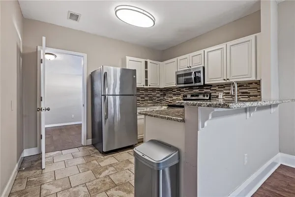 $2,199 | 1209 East Ida Street, Tampa, FL 33603