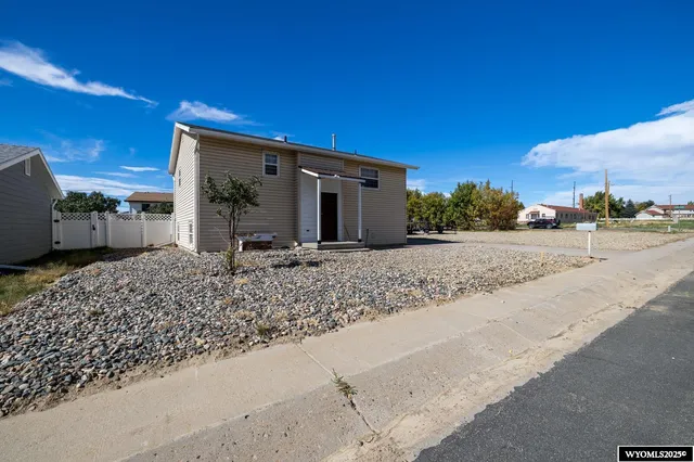 $215,000 | 210 Jolley Avenue, Douglas, WY 82633