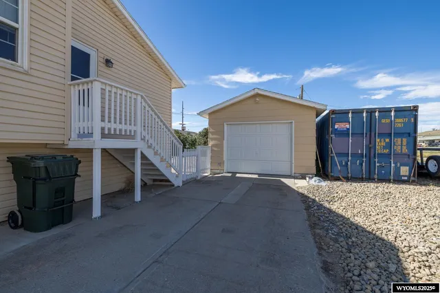 $215,000 | 210 Jolley Avenue, Douglas, WY 82633
