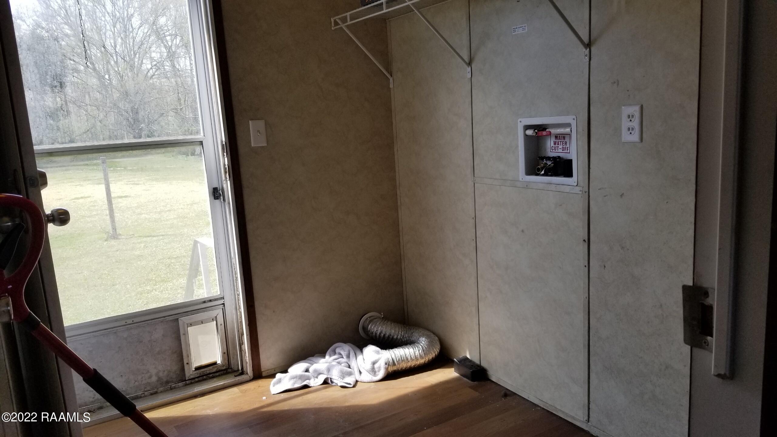 239 J B Road Lafayette, LA 70506 - Photo 11 of 11 Laundry