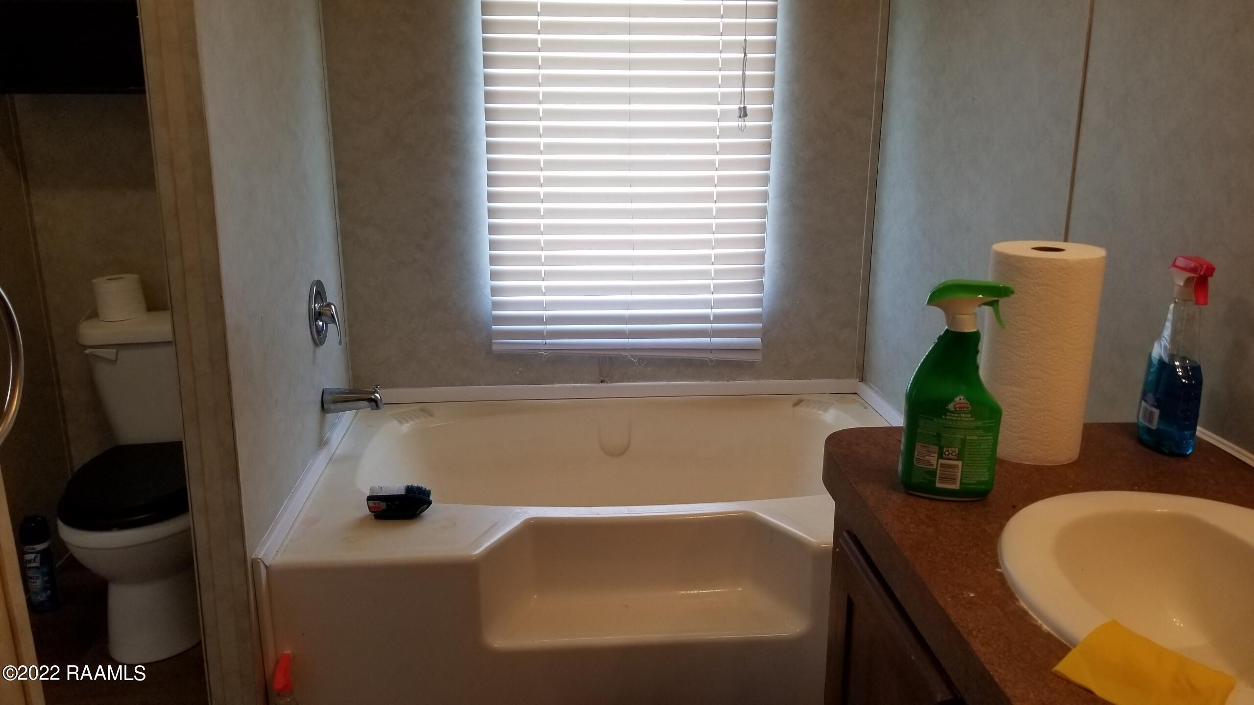 239 J B Road Lafayette, LA 70506 - Photo 8 of 11 Master Bathroom