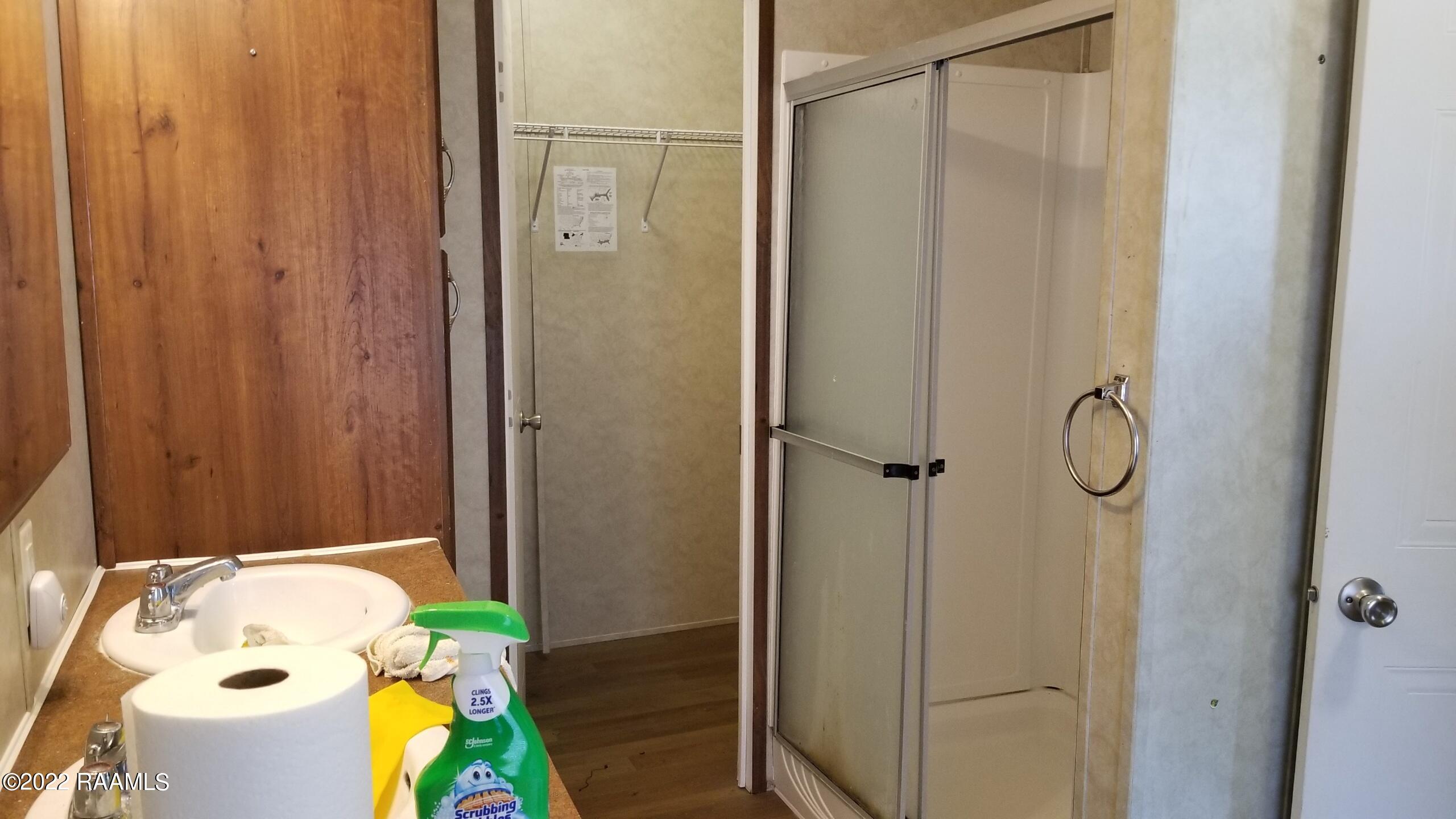 239 J B Road Lafayette, LA 70506 - Photo 9 of 11 Shower_Closet