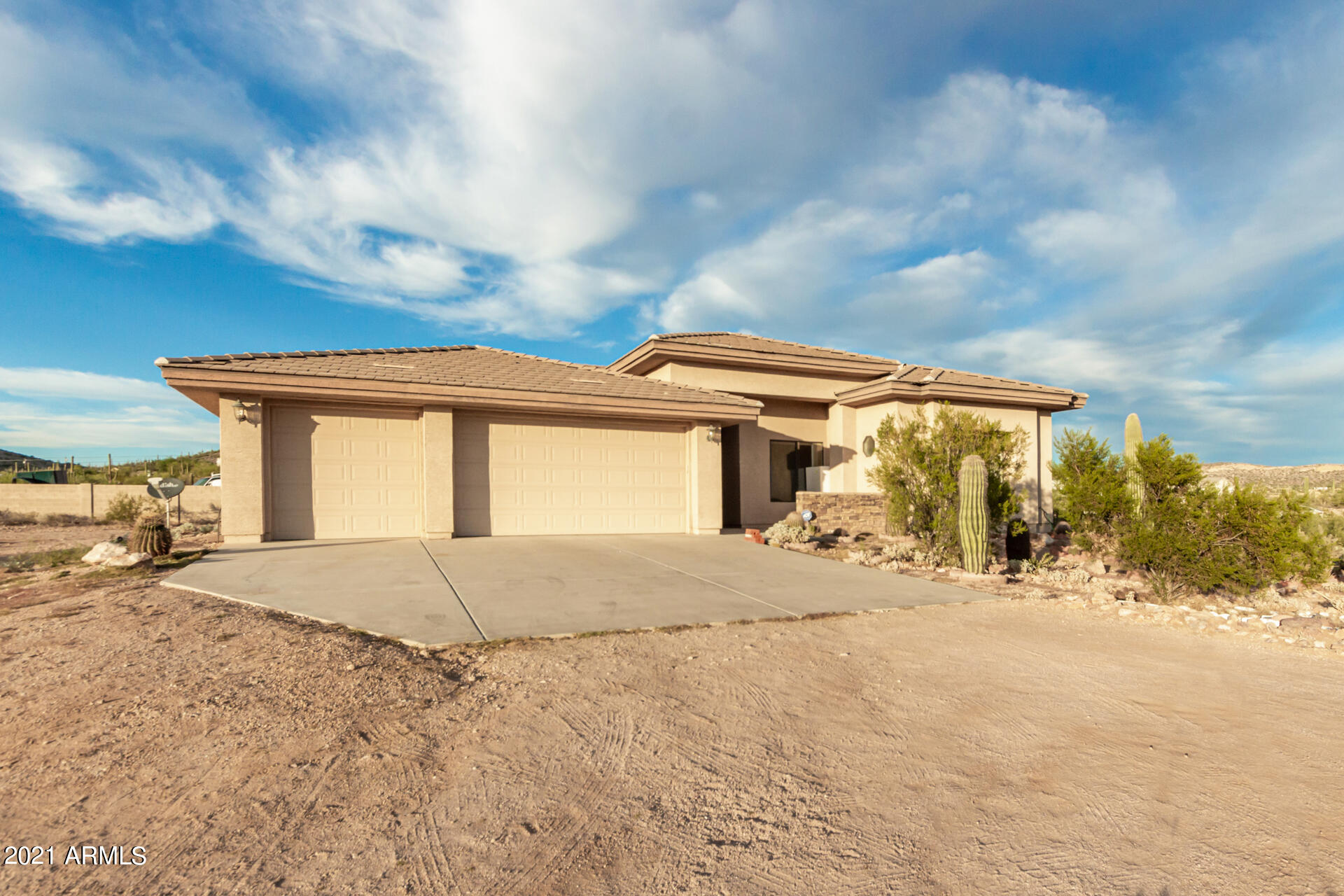 5072 North Idaho Road Apache Junction, AZ 85120 - Photo 2 of 8 02 - Idaho