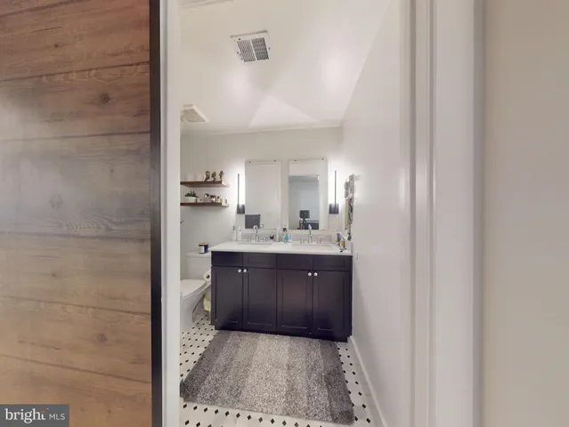 $3,295 | 2642 39th Street Northwest, Unit 2, Washington, DC 20007