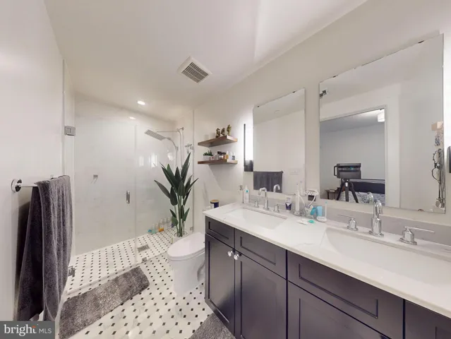 $3,000 | 2642 39th Street Northwest, Unit 2, Washington, DC 20007